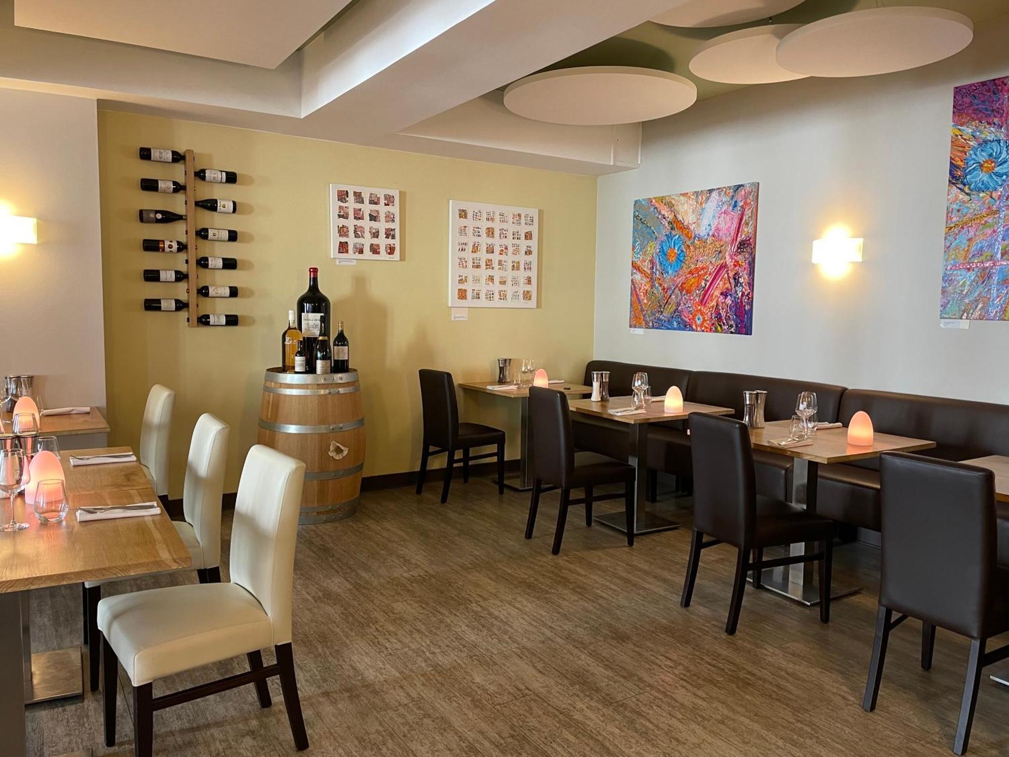 Hotel Restaurant La Boule D'Or Barbezieux-Saint-Hilaire المظهر الخارجي الصورة