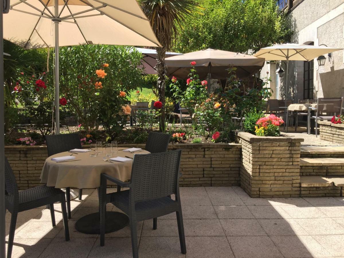 Hotel Restaurant La Boule D'Or Barbezieux-Saint-Hilaire المظهر الخارجي الصورة