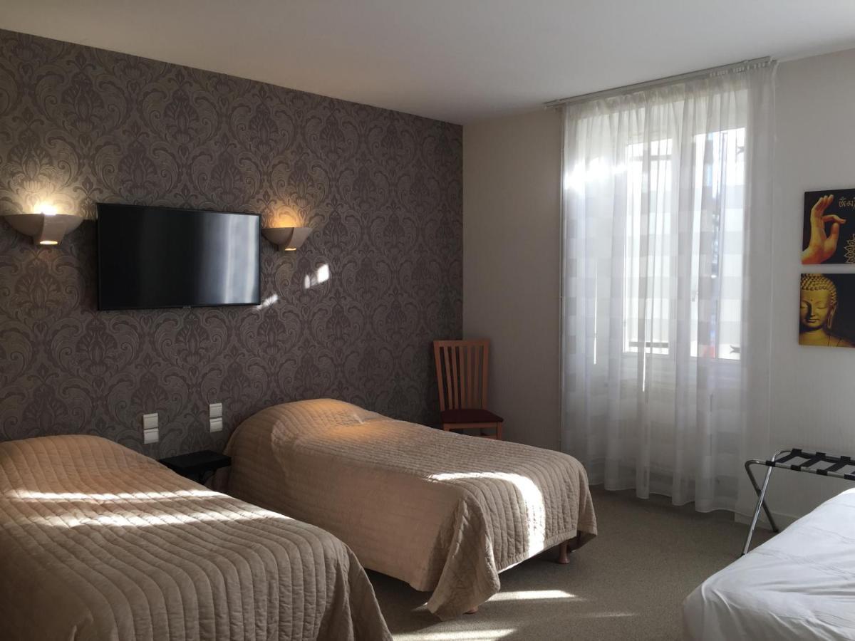 Hotel Restaurant La Boule D'Or Barbezieux-Saint-Hilaire المظهر الخارجي الصورة